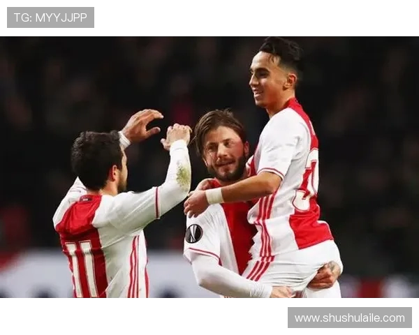 荷甲前进之鹰顽强逼平阿贾克斯 克拉森闪击破门巴斯建功助球队2-2战平